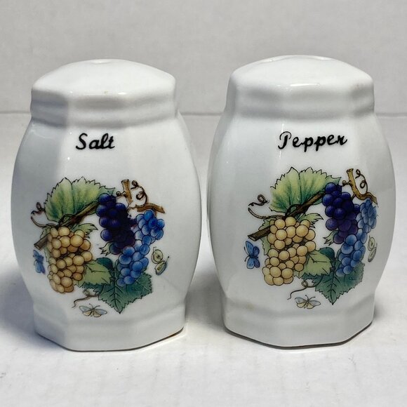 Vintage Grape Vine Grapes Salt & Pepper Shakers Ceramic Mid Century Butterflies - Picture 2 of 15